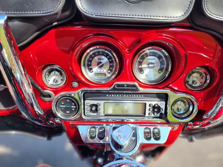 2008 Ultra Classic Custom — instrument cluster and mileage
