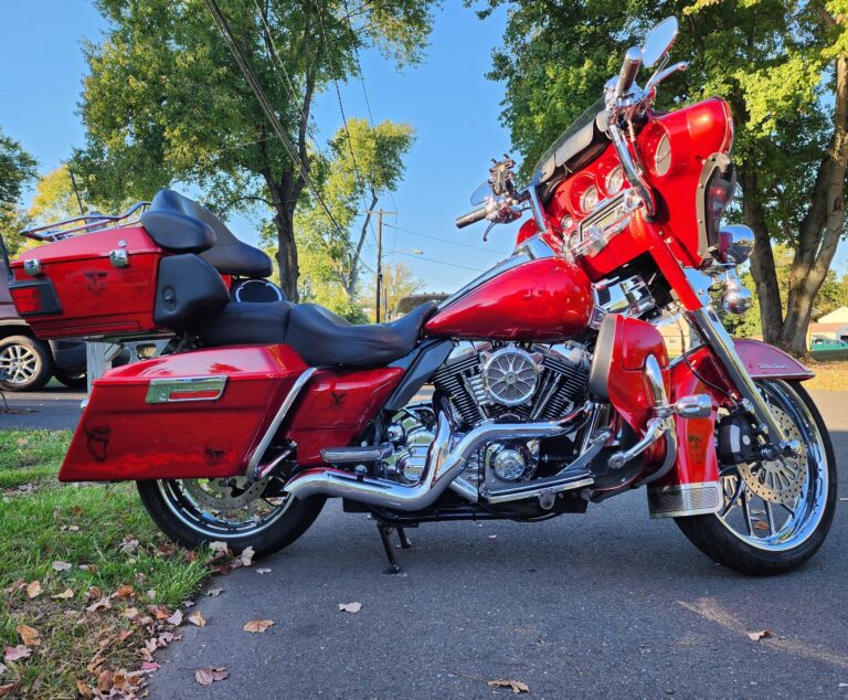 2008 Ultra Classic Custom — main side view